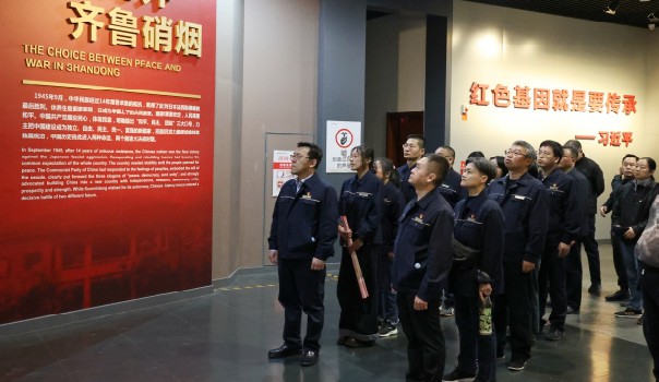 赓续红色英烈志  智芯奋进扬清风——多宝电竞设计党总支赴赤峰革命义士陵寝发展清明祭扫活动